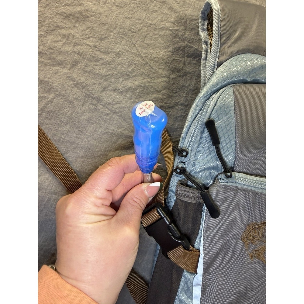 Bass Pro Shops‎ Hydration Backpack - Picture 3 of 7